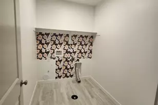 1006 W Peregrine Dr, Stansbury Park, UT 84074 - Photo 16