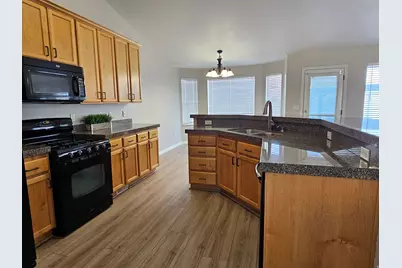 6516 S Apple Creek Ct W, Salt Lake City, UT 84118 - Photo 10