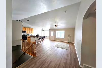 6516 S Apple Creek Ct W, Salt Lake City, UT 84118 - Photo 6