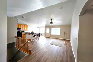 6516 S Apple Creek Ct W, Salt Lake City, UT 84118 - Photo 6