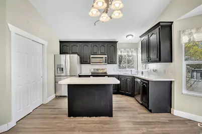 5028 W Grand View Peak Dr S, Riverton, UT 84096 - Photo 8