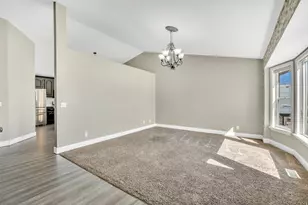 5028 W Grand View Peak Dr S, Riverton, UT 84096 - Photo 4