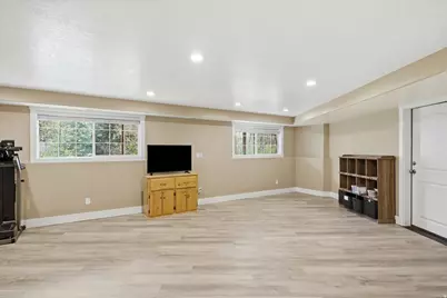 353 E Robin St, Smithfield, UT 84335 - Photo 34
