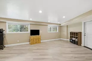 353 E Robin St, Smithfield, UT 84335 - Photo 34