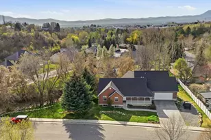 353 E Robin St, Smithfield, UT 84335 - Photo 2