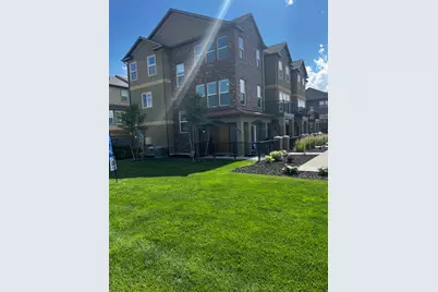 699 E Hillock Ct S #16, Draper, UT 84020 - Photo 2