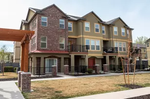 699 E Hillock Ct S, Draper, UT 84020 - Photo 2