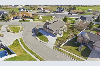 1035 N Valley Dr, Tremonton, UT 84337 - Photo 8