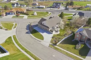 1035 N Valley Dr, Tremonton, UT 84337 - Photo 8