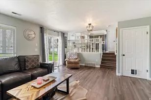 1149 W 1520 N, Clinton, UT 84015 - Photo 12