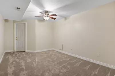 668 E Clearwater Dr, Layton, UT 84041 - Photo 28