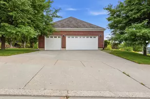 434 S Cardon Rdg Dr, Smithfield, UT 84335 - Photo 2