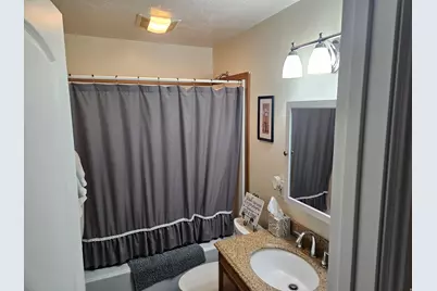 138 W Golden Ave, Layton, UT 84041 - Photo 10