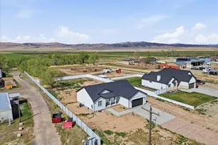 161 N 200 W, Levan, UT 84639 - Photo 4