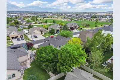 1733 N Lyndi Ln, Saratoga Springs, UT 84045 - Photo 10