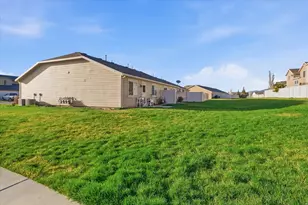 419 S 1250 E, Hyrum, UT 84319 - Photo 20