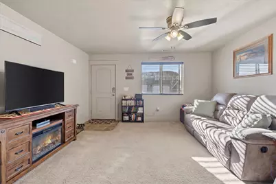 419 S 1250 E, Hyrum, UT 84319 - Photo 6