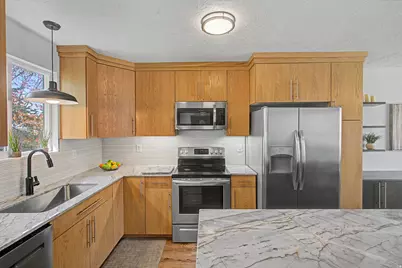 3087 N 2250 E, Layton, UT 84040 - Photo 8