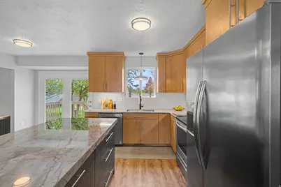 3087 N 2250 E, Layton, UT 84040 - Photo 10