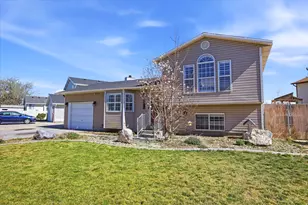 6831 S Fox Ridge Way, West Jordan, UT 84081 - Photo 2