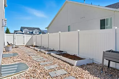 572 S Chamberlain St, Mapleton, UT 84664 - Photo 42