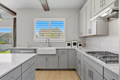 572 S Chamberlain St, Mapleton, UT 84664 - Photo 14