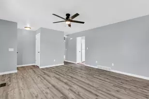 12669 S Old Fort Dr, Riverton, UT 84065 - Photo 6