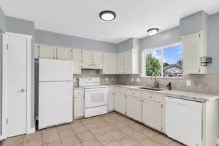 12669 S Old Fort Dr, Riverton, UT 84065 - Photo 8