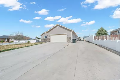1901 Saddleback Dr, Enoch, UT 84721 - Photo 32