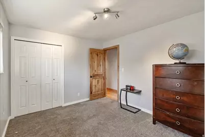 11940 S Pineridge Rd, Sandy, UT 84094 - Photo 32