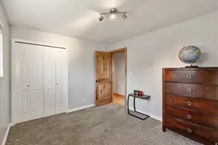 11940 S Pineridge Rd, Sandy, UT 84094 - Photo 32