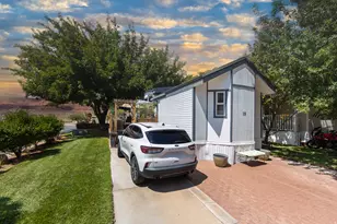 15 Cottonwood Ln, Hurricane, UT 84737 - Photo 2