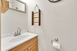 698 E 200 S, Bountiful, UT 84010 - Photo 26