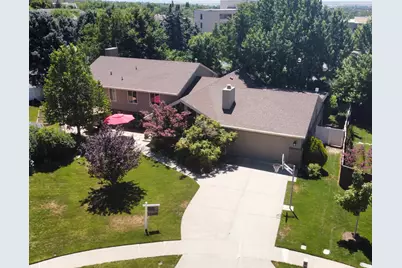 698 E 200 S, Bountiful, UT 84010 - Photo 2