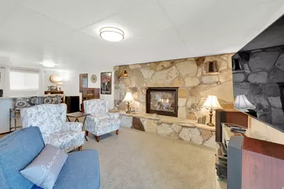 698 E 200 S, Bountiful, UT 84010 - Photo 16