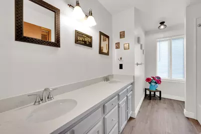 698 E 200 S, Bountiful, UT 84010 - Photo 24