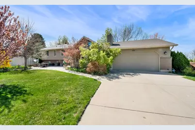698 E 200 S, Bountiful, UT 84010 - Photo 2