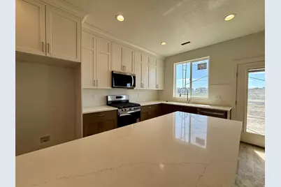 2829 W Guernsey Ln #218, Plain City, UT 84404 - Photo 4