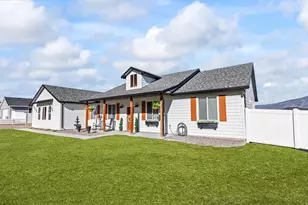 850 N 200 E, Elsinore, UT 84724 - Photo 2