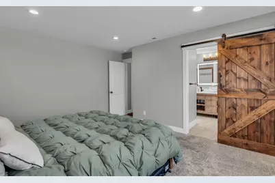 8292 S 560 E, Sandy, UT 84070 - Photo 12