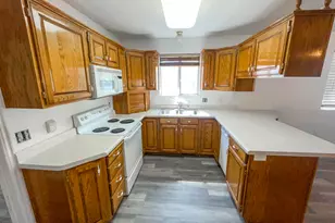 1150 W Red Hills Pkwy, Washington, UT 84780 - Photo 6