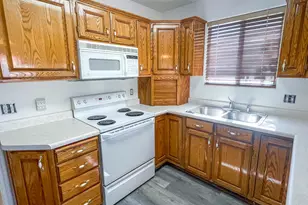 1150 W Red Hills Pkwy, Washington, UT 84780 - Photo 4