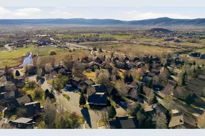 1152 N Village Cir, Midway, UT 84049 - Photo 6