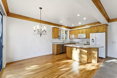1152 N Village Cir, Midway, UT 84049 - Photo 6