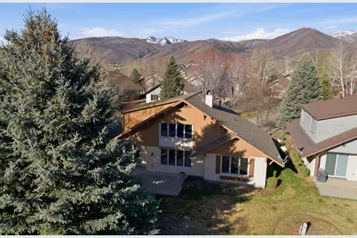 1152 N Village Cir, Midway, UT 84049 - Photo 2