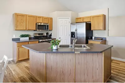 2512 N Jonathan Pl, Saratoga Springs, UT 84045 - Photo 12