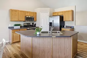 2512 N Jonathan Pl, Saratoga Springs, UT 84045 - Photo 12