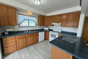 125 N 400 W, Price, UT 84501 - Photo 8