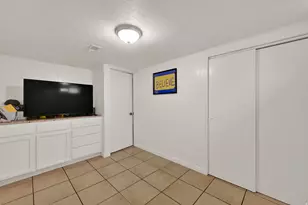 848 N Poinsettia Dr W, Salt Lake City, UT 84116 - Photo 18