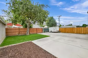 848 N Poinsettia Dr W, Salt Lake City, UT 84116 - Photo 22